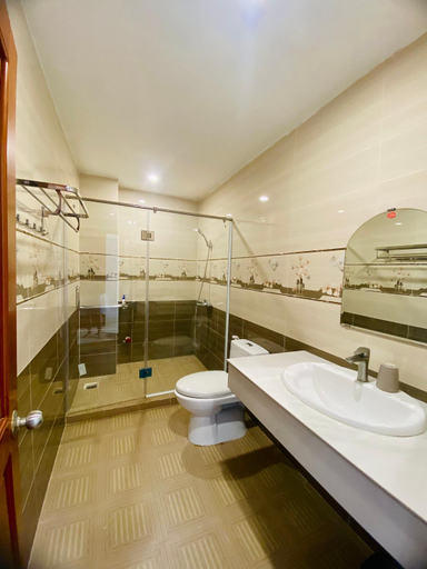Bathroom, Sunny 1 Hometel Vinh Long, Bình Minh