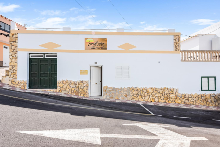 Others 4, sunset lodge, Santa Cruz de Tenerife