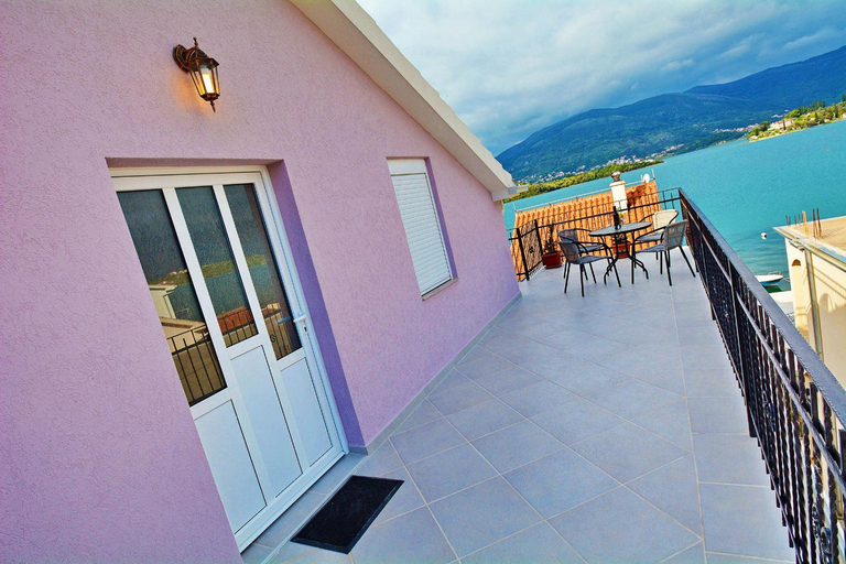 Others 3, Apartments Bella di Boka