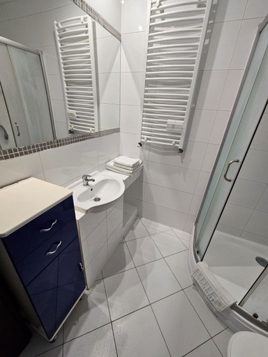 Bathroom 4, Dom Wczasowy Korona, Gryfice