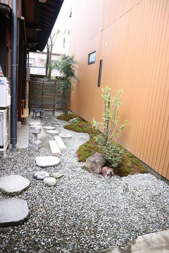 Others, Yoshiki Stay, Hida