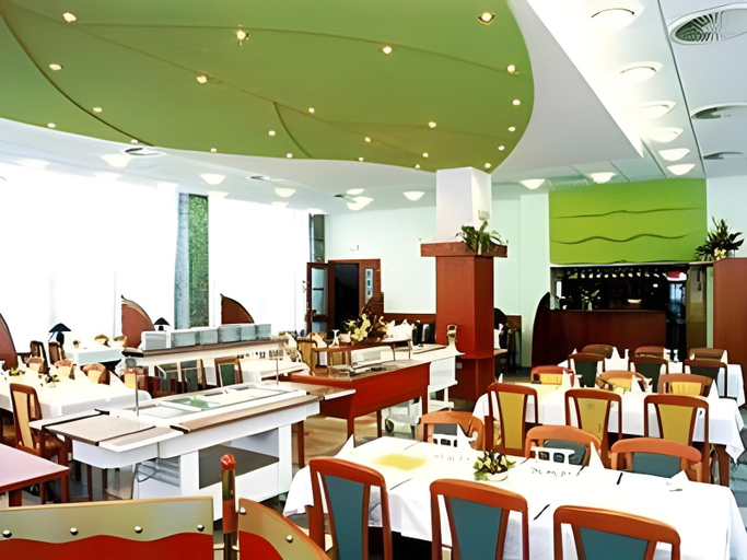 Food & Drinks 5, Hotel Flora, Trenčín
