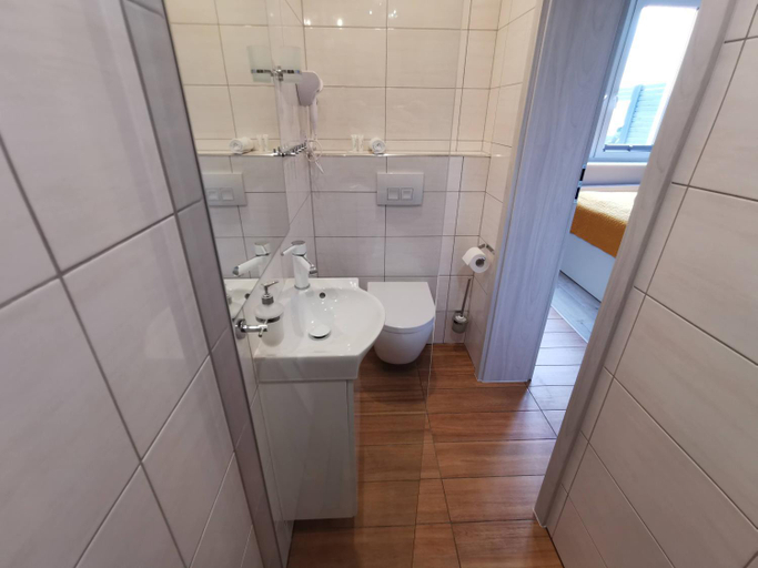Bathroom 2, Noclegi na Wspolnej, Słupca