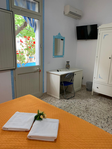 Bedroom 3, Bed & Breakfast Sole Azzurro, Trapani