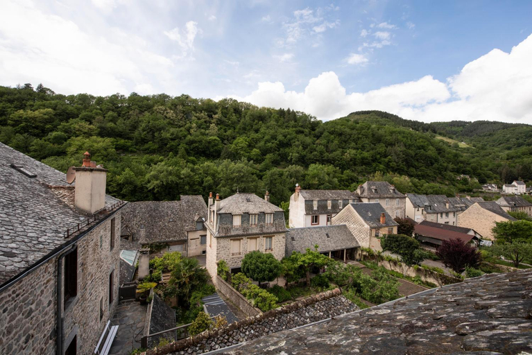 Others 5, Hotel 1610, Aveyron