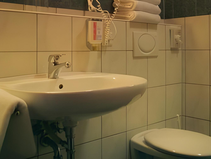 Bathroom, Hotel Apollon, Ortenaukreis