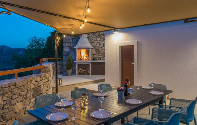 Facilities 2, Villa Paola, Pićan