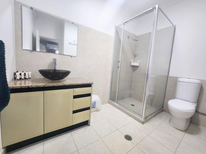 Bathroom 2, Unit 34 Seafront Estate, Dandaragan