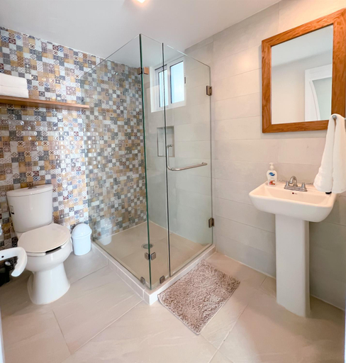 Bathroom 5, Habitaciones Amubladas Logos II, Medellín