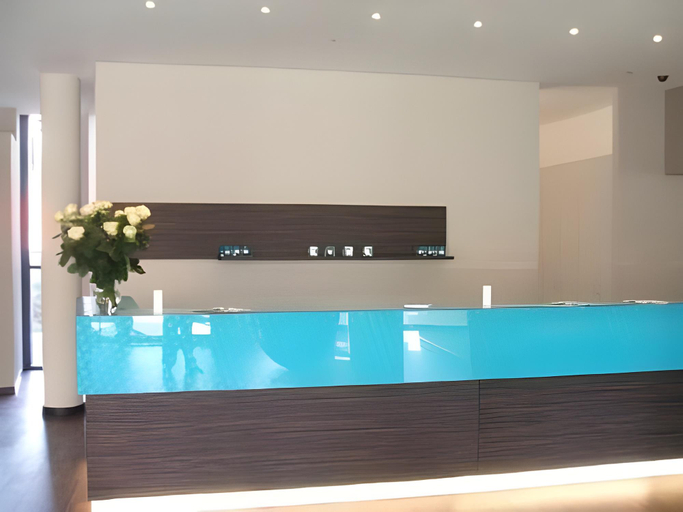 Others 4, Motel One Stuttgart, Stuttgart