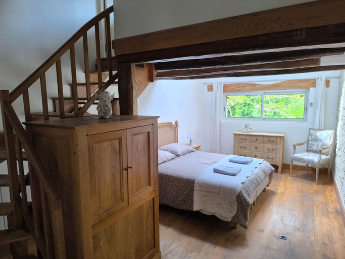 Bedroom 2, Belle Maison dans corps de ferme - logement Gabriel, Seine-et-Marne