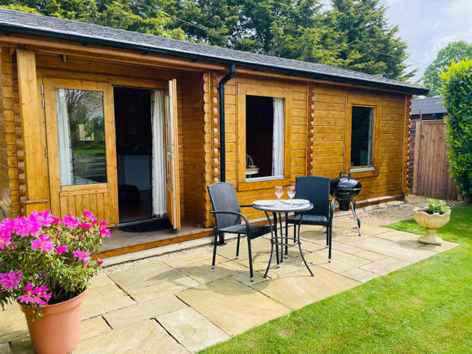 Others 3, Keepers Lodges, Worcestershire