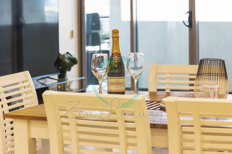 Food & Drinks 5, ZEN At ARRAY: 2BR Retreat in CBD, Darwin