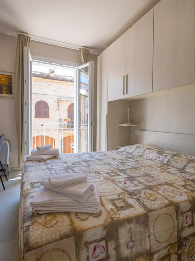 Others 2, Camere Casa Azzurra, Fermo
