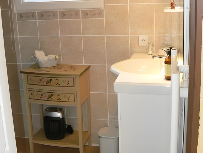 Bathroom 3, Maison d'Hôtes Le 6 Bis, Drôme