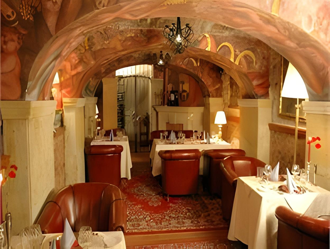 Food & Drinks 5, U Pava, Praha 1