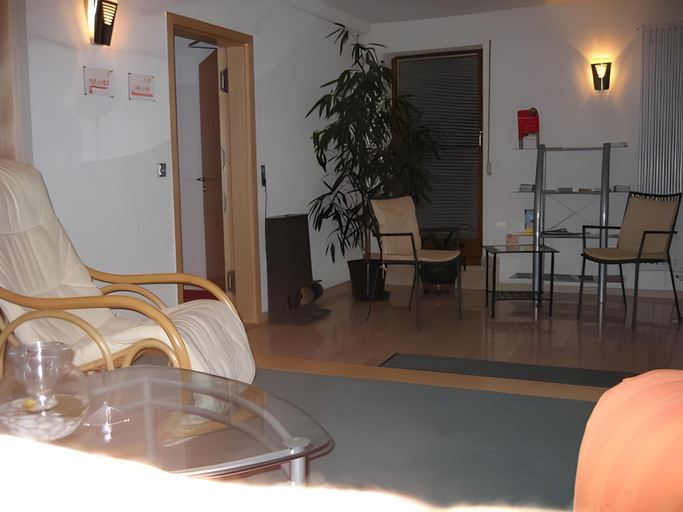 Others 4, Gasthaus Hotel Zum Mohren, Heidenheim