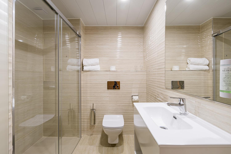 Bathroom 4, Hotel Gran Sol, Baleares