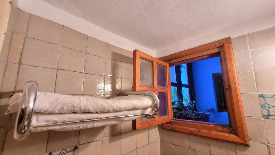 Bathroom 4, Hotel Gernika, Chefchaouen