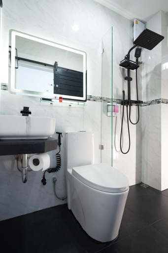 Bathroom 16