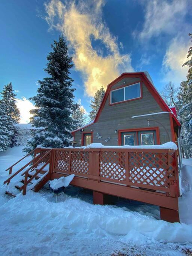 Others 5, Charming Blue Farmhouse Cabin, Kane
