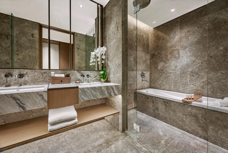 Bathroom 16