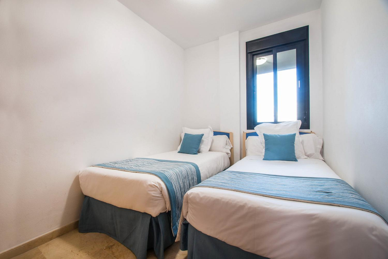 Bedroom 2, Apartamentos Magic Atrium Plaza., Alicante