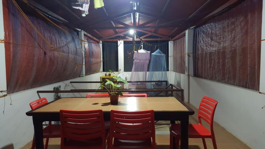 Food & Drinks, Al Shamsa Homes, El Nido