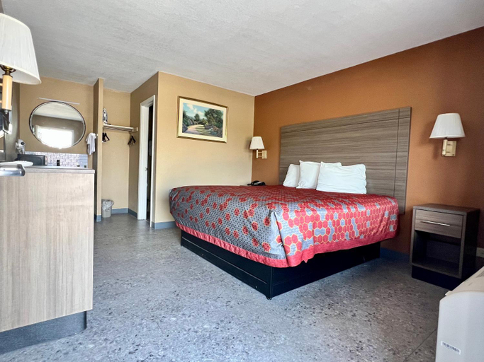 Bedroom 5, THE COUNTRY CORNER INN, Medina