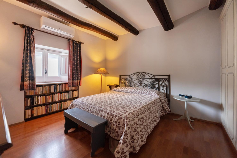 Bedroom 2, Un Posto Al Centro, Napoli