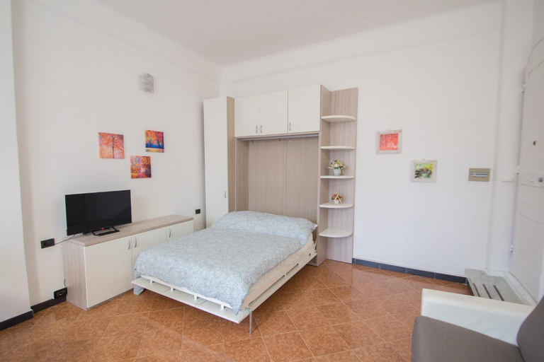 Monolocale nelle mura antiche a 80 mt dal mare, Savona
