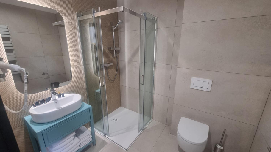 Bathroom 3, Piotrus Pan, Brzesko|Brzeg