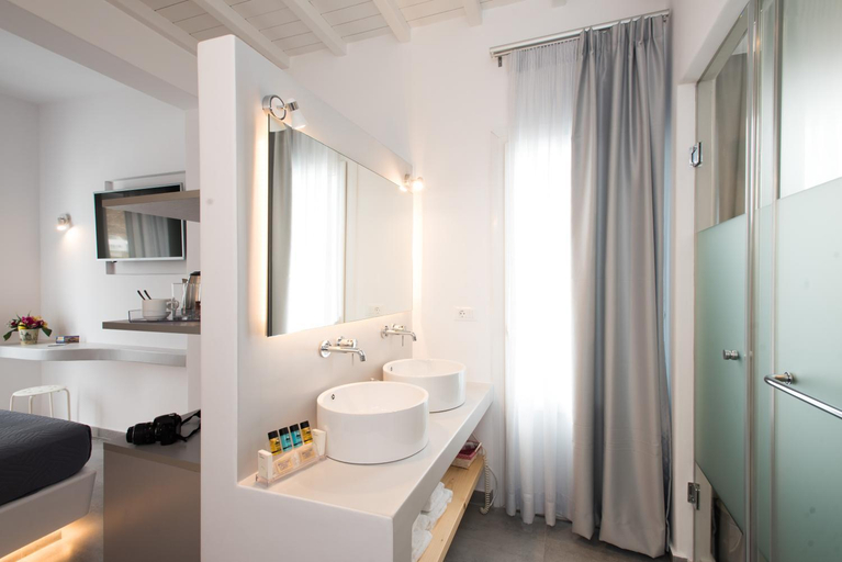 Bathroom 3, Mina Studios, South Aegean
