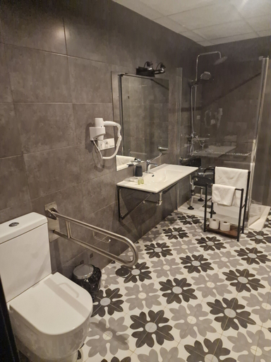 Bathroom 4, Bellevall hotel, Alicante