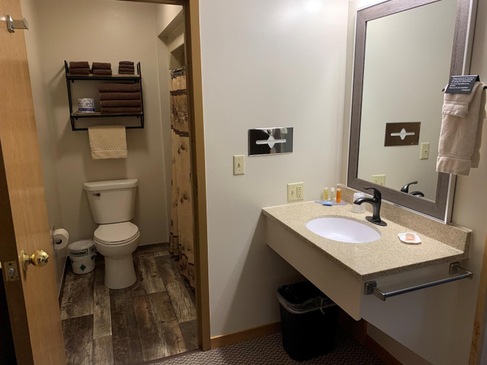 Others 1, Rustic Manor, Oneida