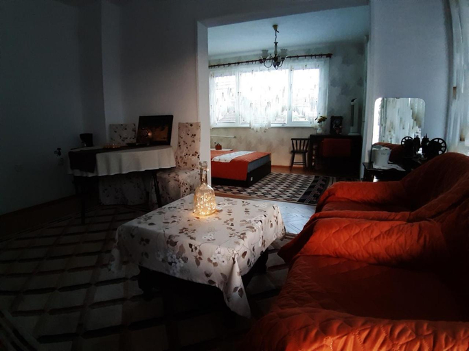 Facilities 3, Малко oазисче, Stolichna