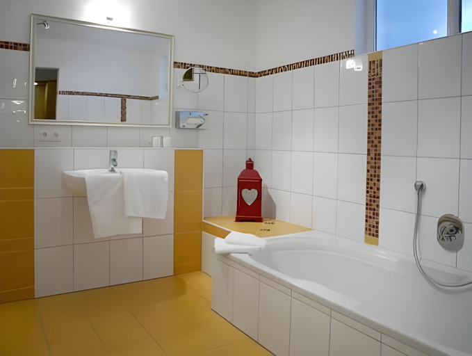 Bathroom 5, Landhotel Augustin, Lichtenfels