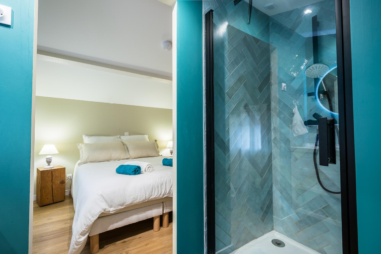 Bathroom 17