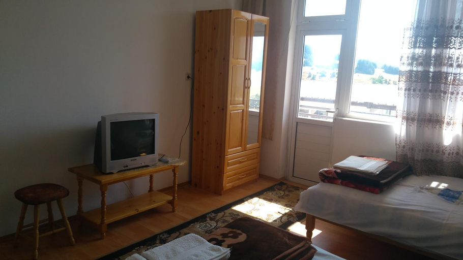 Others 5, Аирови, Velingrad