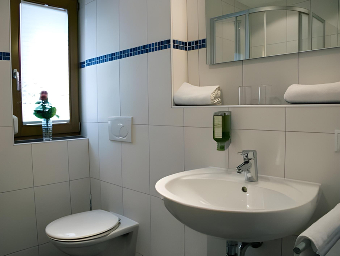 Bathroom 3, Hotel Schweizerblick, Waldshut