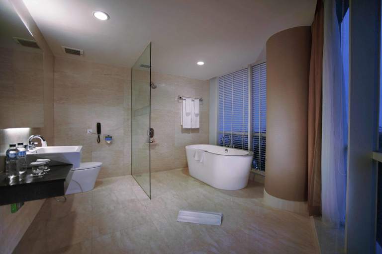 Bathroom 7