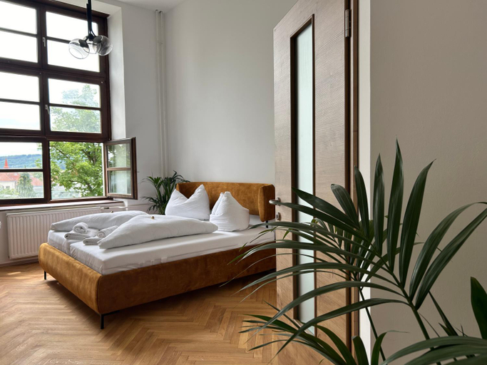 Others 2, Pension l'Etage, Melk