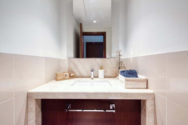 Bathroom 3, Luxurious 3 Bedroom Apartment in Boulevard Point, Dubai