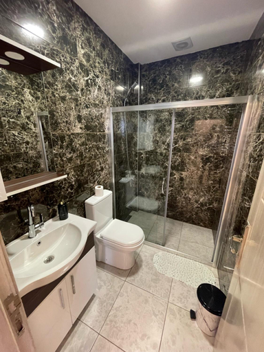 Bathroom 3, Kubbe House, Fatih