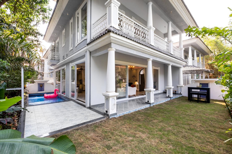Exterior & Views