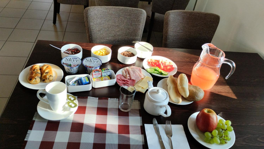 Food & Drinks 4, Hotel Nadrazi, Most