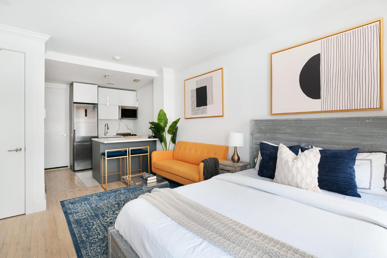 Others 3, 1597-7 Luxury Upper East Studio W&D in unit, New York