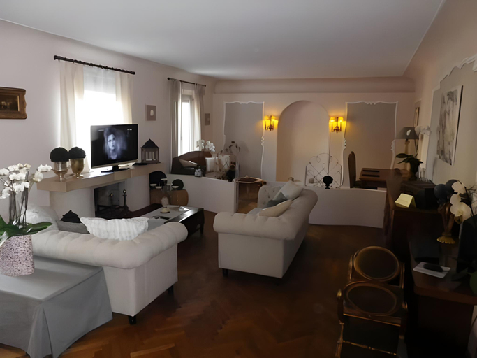 Public Area 4, Grand Hôtel Richelieu, Gironde