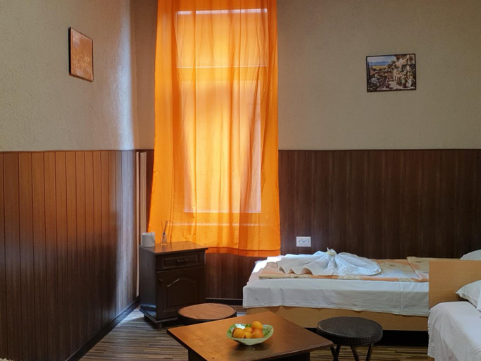 Others 3, KM!Sofia - Стаи за гости, Stolichna