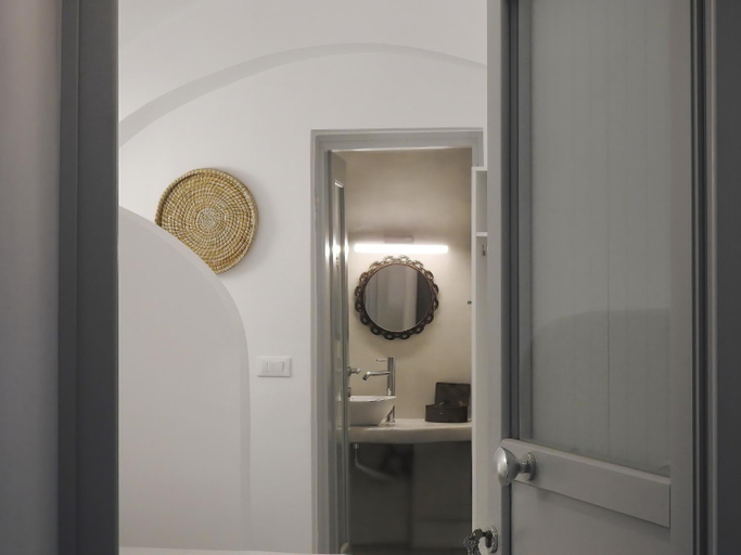 Bathroom 4, Golden Stone Santorini Suites, South Aegean